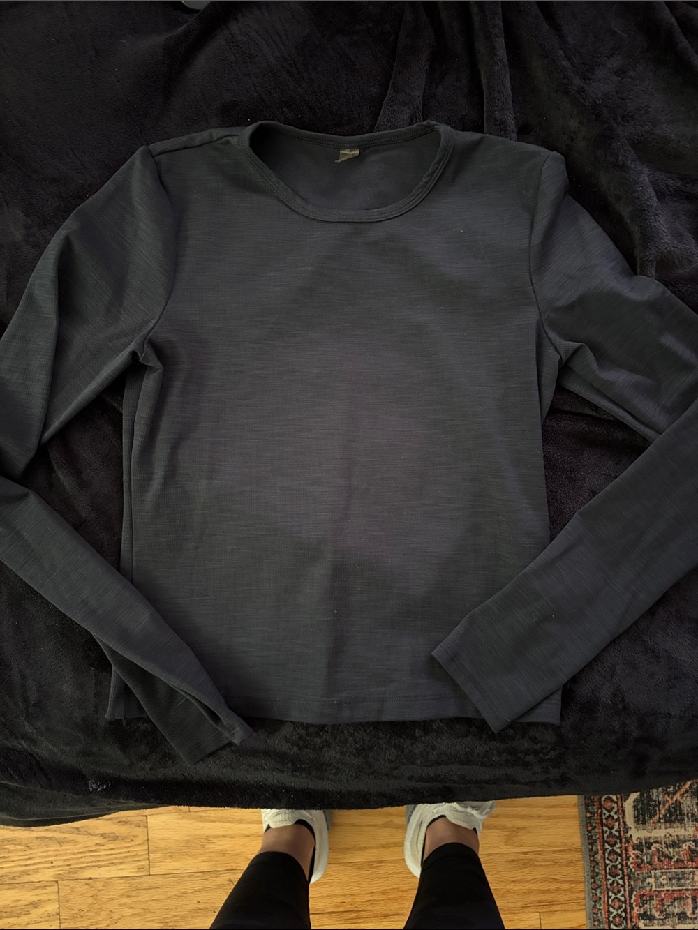 Beyond Yoga Men's Black Crewneck Long-Sleeve Sweater